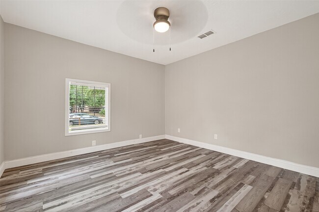 Building Photo - 1511 Scharpe St