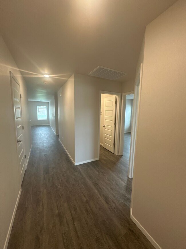 Building Photo - Pre-Leasing Now! Charming Three Bed | Two Bath Home in Broken Arrow