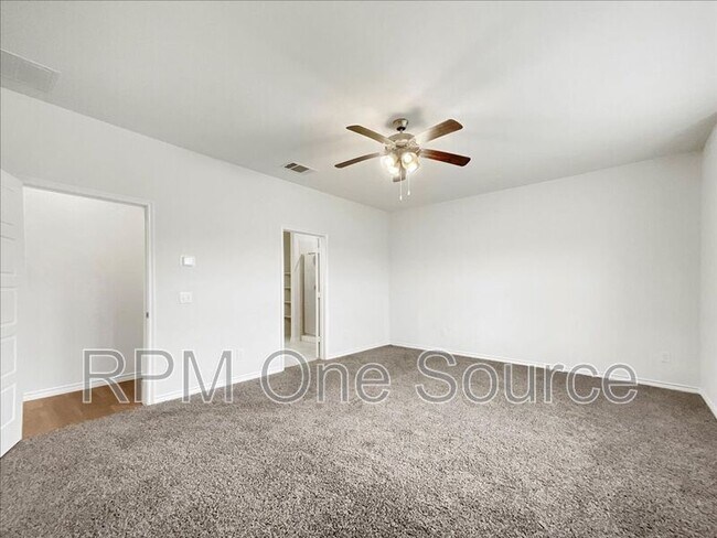 Building Photo - 4009 Savoy Wy