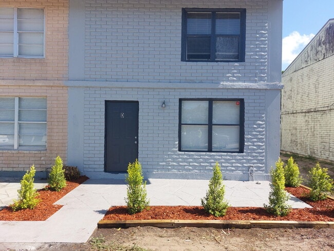 Primary Photo - 1641 W 27th St