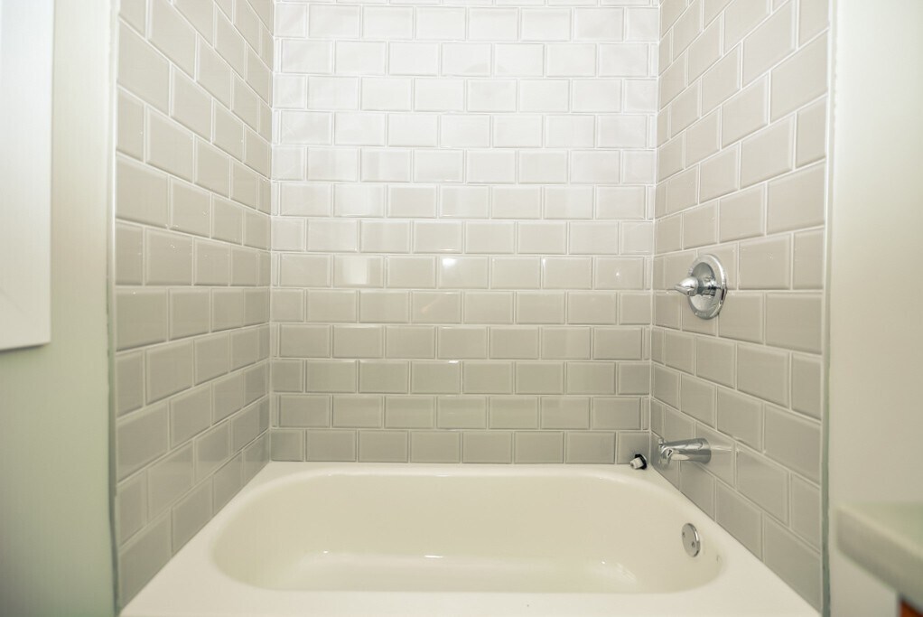 Building Photo - 555 W Arlington