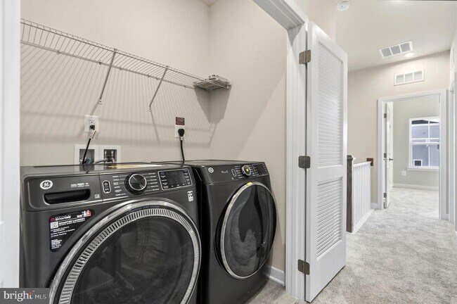 Building Photo - 9399 Edenderry Dr