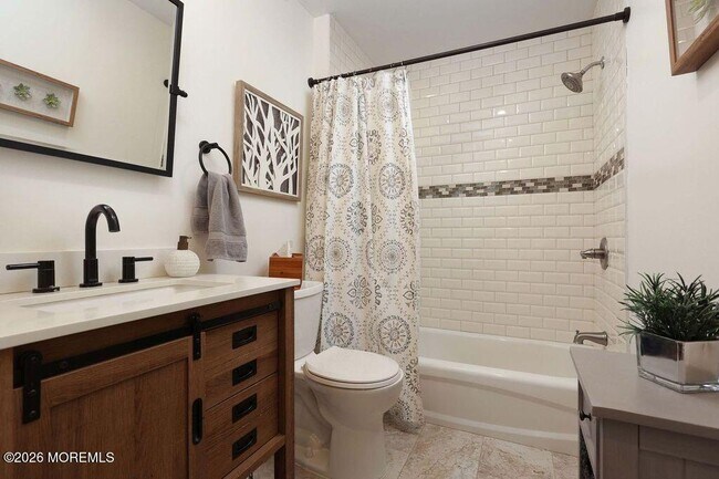 Building Photo - 1015 Wedgewood Cir