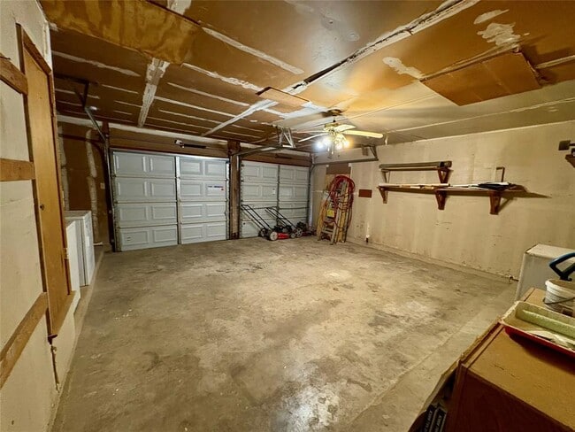 Building Photo - 6200 Woodhue Dr