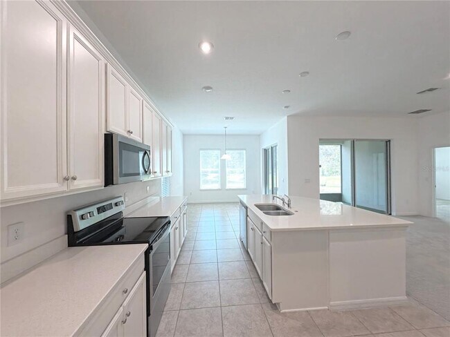 Building Photo - 12676 Salomon Cove Dr