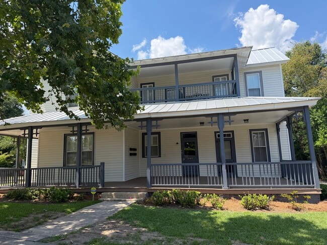 Building Photo - 2147 Richmond Ave