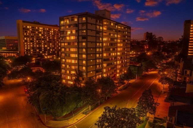 Building Photo - 969 Hilgard Ave