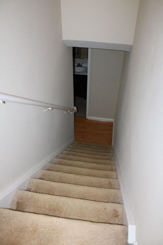 Building Photo - 507 Chabre Ct