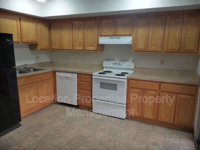 Building Photo - 104 Glenview Dr