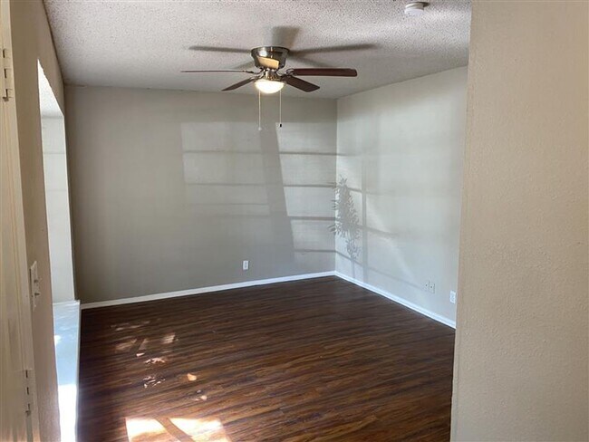 Building Photo - 1208 Churing Dr