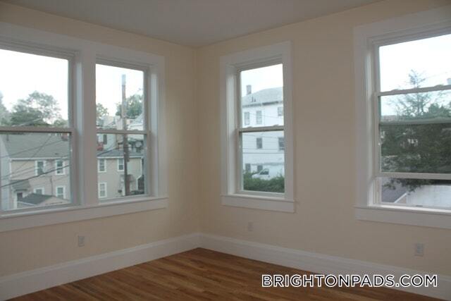 Building Photo - 6 Larose Pl
