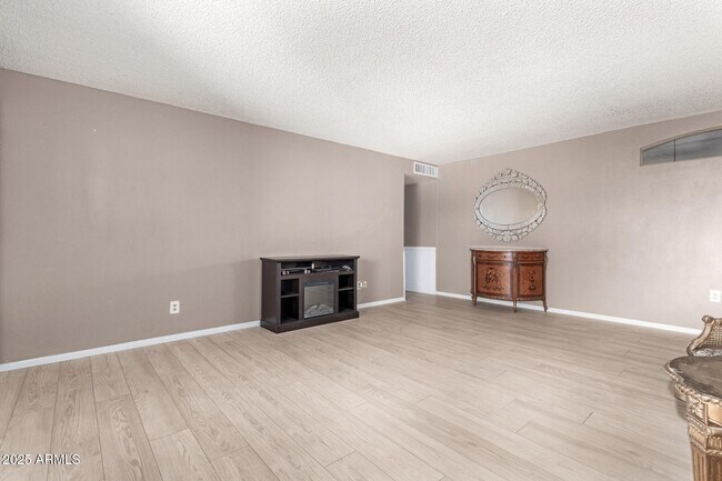 Building Photo - 14409 N 34th Way