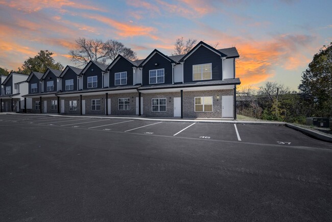 Building Photo - 22 Highland Blf Wy