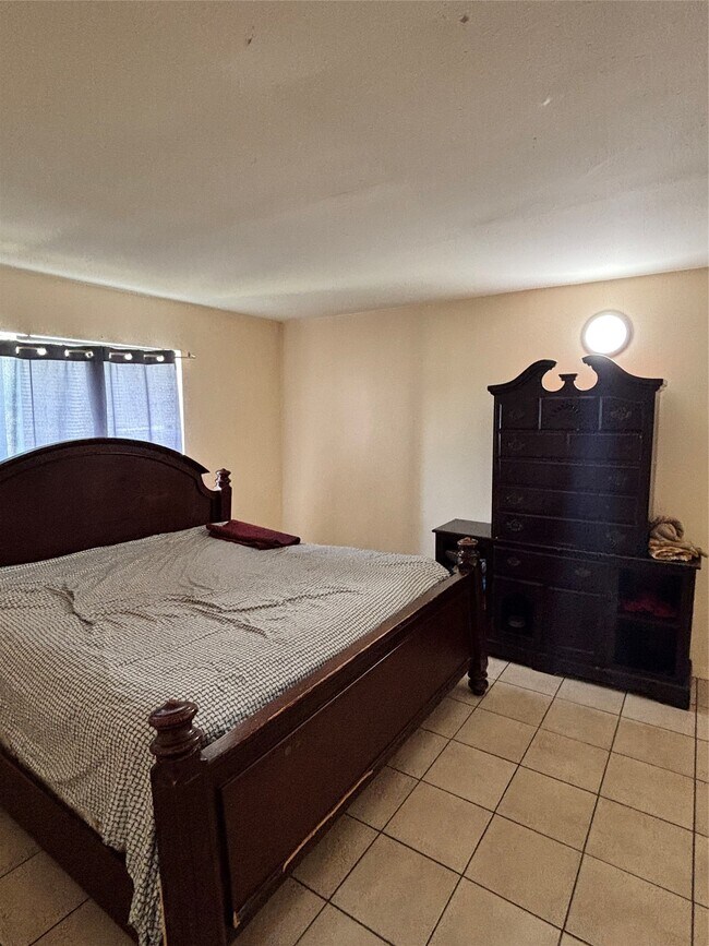 Building Photo - 8417 Hearth Dr
