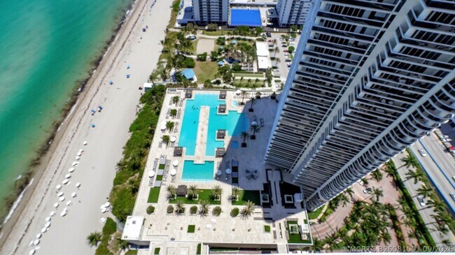 Building Photo - 1830 S Ocean Dr