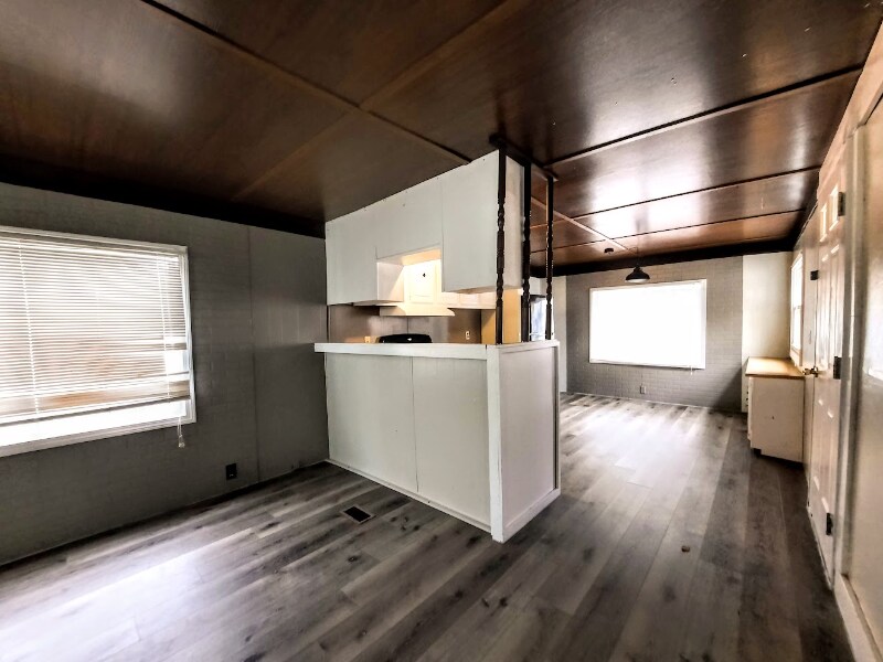 Building Photo - 244 Alder St