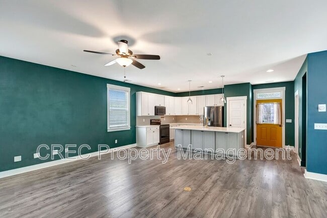 Building Photo - 3988 Hillyard St