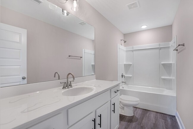 Building Photo - 22 Highland Blf Wy