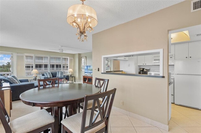 Building Photo - 4010 Galt Ocean Dr