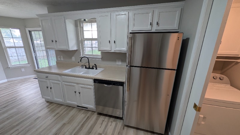 Building Photo - 2302 W Olive St