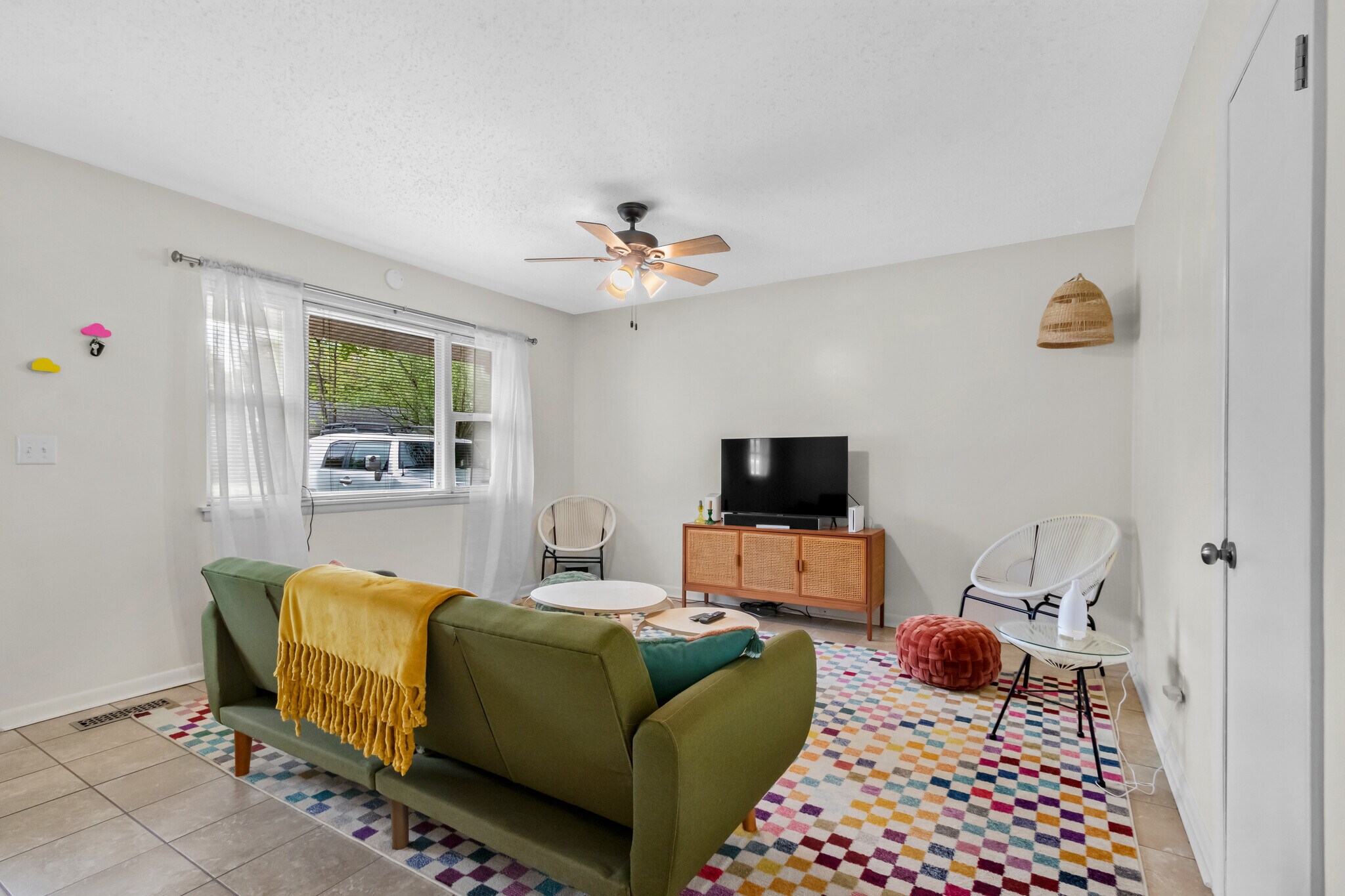 Building Photo - 840 W Davis St