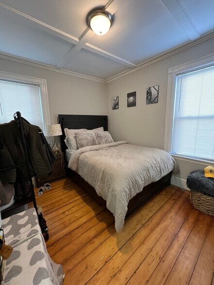 Building Photo - 8 Symphony Rd