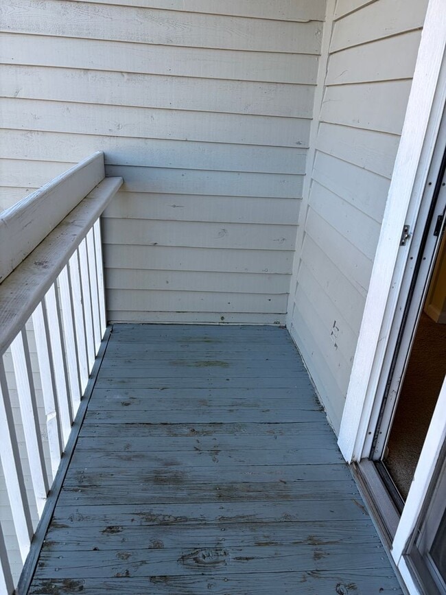 Building Photo - 4BR/2BA Near Virginia Tech | Bus Route, Laundry In-Unit