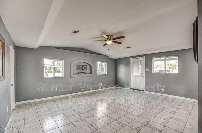 Building Photo - 15620 N Greasewood St