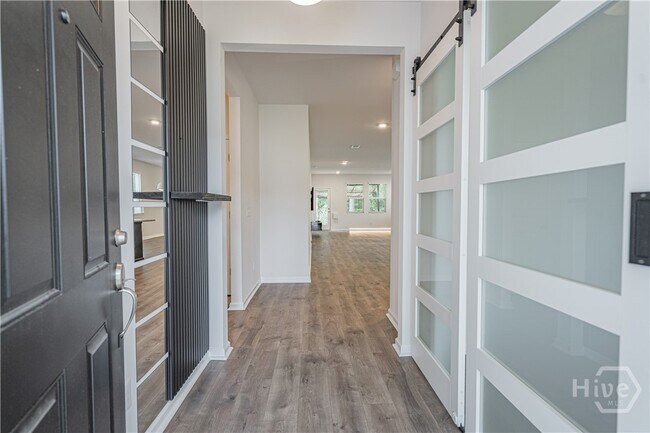 Building Photo - 318 Serengeti Blvd
