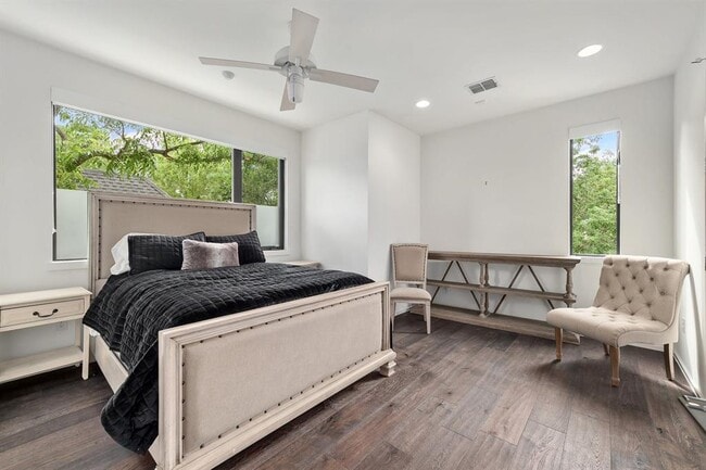 Building Photo - 1208 Hillside Ave