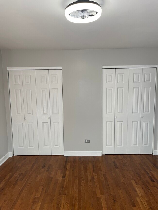 Building Photo - 1534 W Farwell Ave