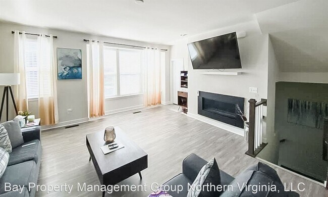 Building Photo - 4 br, 3.5 bath House - 7751 Blackburn Ridg...