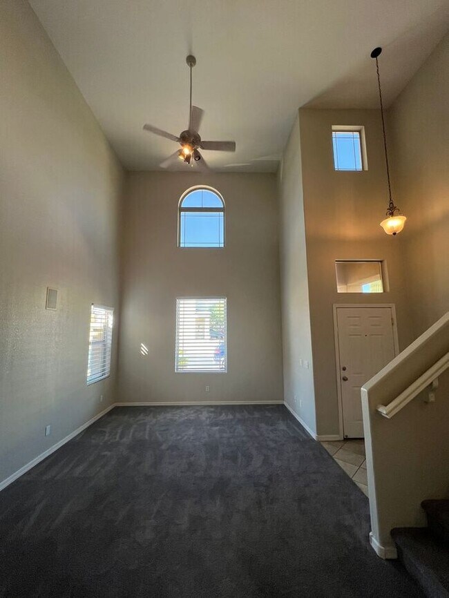 Building Photo - 3 Bedroom - 2 story home in Rancho Sahuarita