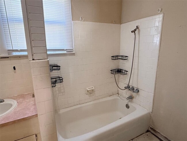 Building Photo - 2919 Sanchez St