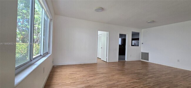Building Photo - 3915 Ponce de Leon Blvd