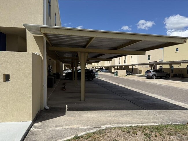 Building Photo - 1217 E Camellia Ave