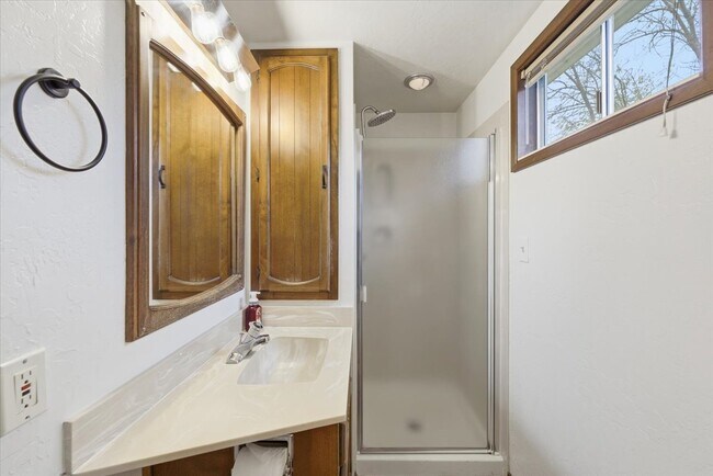 Building Photo - 173 Helman St