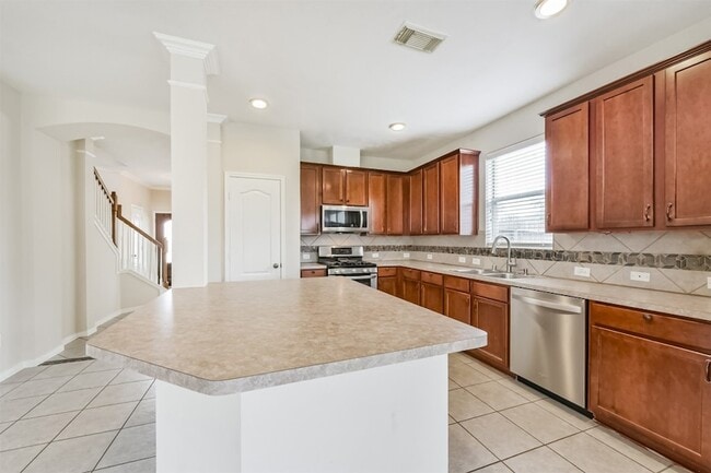 Building Photo - 2601 Hewn Rock Way