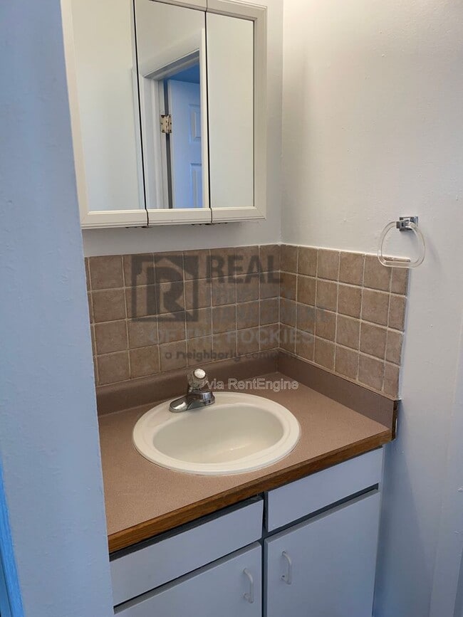 Building Photo - 833 30th Ave Ct