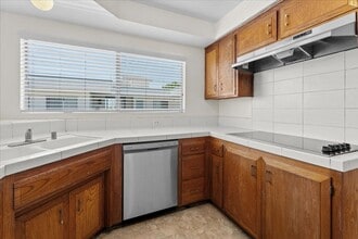Building Photo - Light-Filled Top Floor Retreat in the Heart of Franklin Village