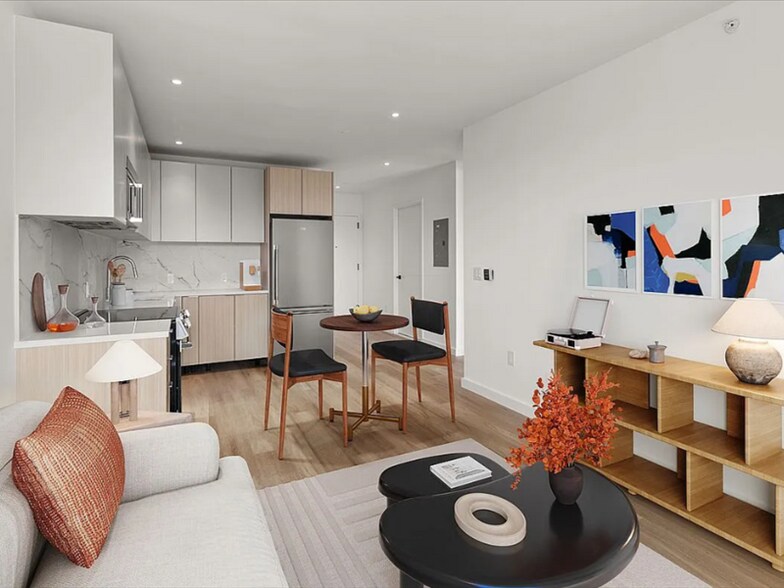 Building Photo - 5055 Broadway