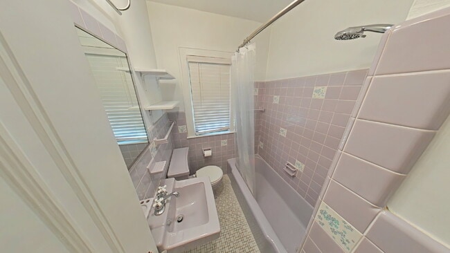 Building Photo - "3-Bed Home with Gleaming Hardwood Floors ...