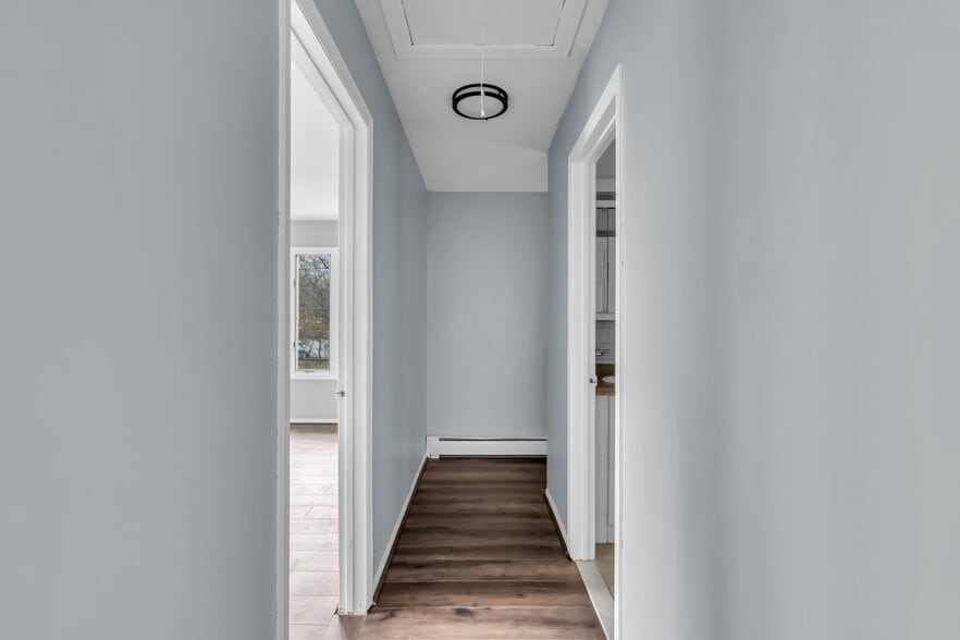 Building Photo - 1595 E 2nd St