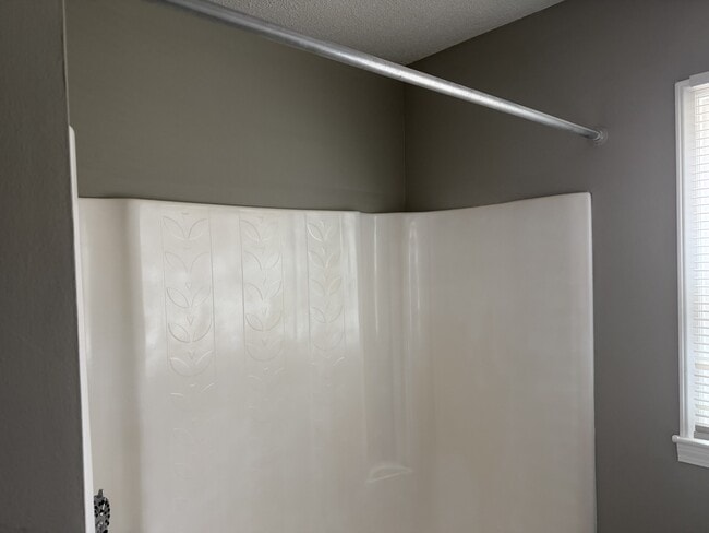 Building Photo - 524 Newcastle Rd