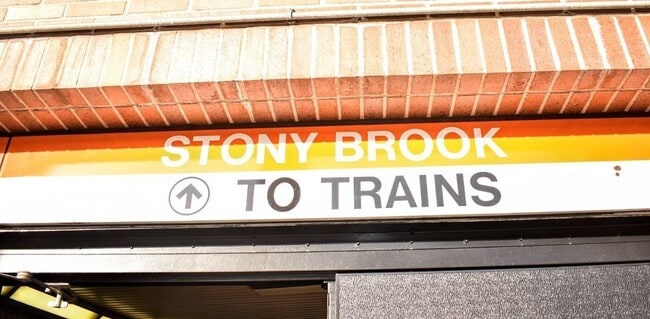 Building Photo - 21 Burr St