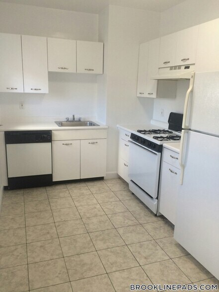 Building Photo - 37 Auburn St