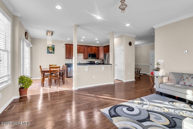 Building Photo - 40 Demarest Dr