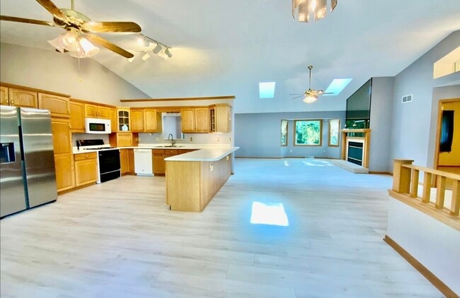 Building Photo - 3121 Carefree Dr