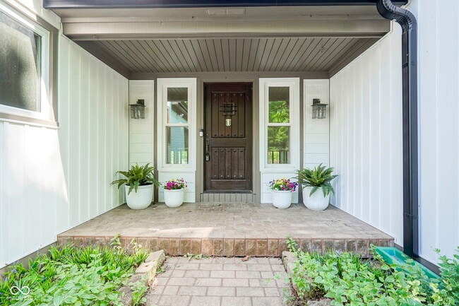 Building Photo - 858 Cedar Wood