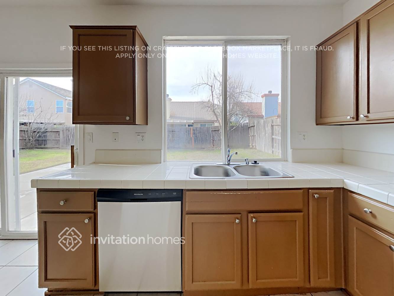 Building Photo - 8205 Carriage Oaks Way